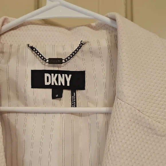 DKNY Soft Pink Textured Blazer - Picture 3 of 9